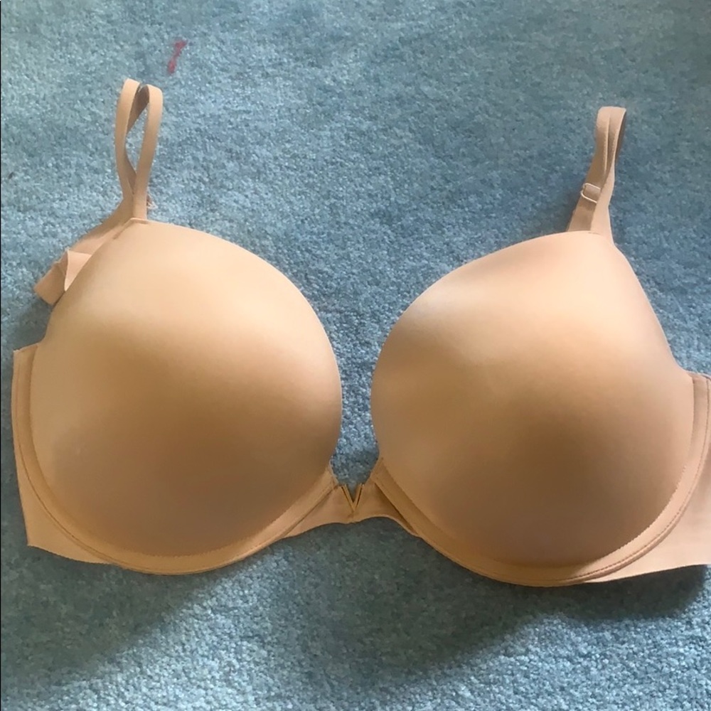 Victoria’s Secret 36DD push-up bra